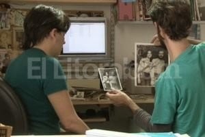 ELLITORAL_91357 |   Los micros que se exhibirán narran la búsqueda de sus hermanos, emprendida por Matías Ayastuy, Sabrina Gullino y Sebastián Álvarez. Los capítulos llevan por título  Ayastuy Bugnone  y  Valenzuela Negro , en referencia a los padres de estos jóvenes, quienes fueron víctimas de secuestro y desaparición durante la última dictadura cívico militar.