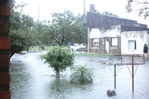 Archivo El Litoral De vereda a vereda. La construcción del conducto Llerena es fundamental para que no se acumule agua en barrios como Sargento Cabral.