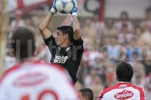 Archivo Martín Perafán, arquero titular hasta el partido con All Boys, saldrá entre los once por la Copa Argentina el lunes a la noche en Chaco y Ale Limia será preservado para el choque del domingo 31 contra Atlético Rafaela en La Perla.