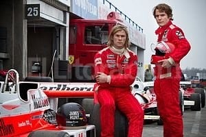 Gentileza Universal Chris Hemsworth (James Hunt) y Daniel Brühl (Niki Lauda), rivales capaces de reconocerse méritos.