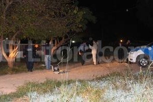 El Litoral. En el lugar trabajaron agentes de la sección Homicidios, junto a peritos de la Policía Científica y numerarios de la seccional 8va.