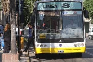 ELLITORAL_93543 | Guillermo Di Salvatore. En estimaciones del delegado Daniel Martínez, alrededor del 30% del pasaje de ambas líneas proviene de barrio Centenario. Durante el fin de semana, los usuarios se vieron afectados por el cambio de recorrido.