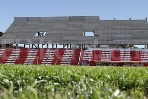 Manuel Fabatía Parte de los profesionales intervinientes en las obras le dieron la bienvenida a los medios y explicaron hasta los mínimos detalles de la gran estructura de la nueva tribuna del Estadio de la Gente .