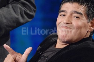 ELLITORAL_86652 |  EFE Diego Maradona, durante una de sus últimas apariciones mediáticas, en la TV italiana. El tema de su imagen física disparó la polémica.