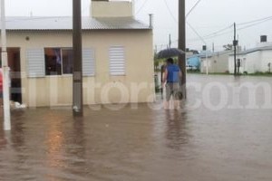 ELLITORAL_92296 |  Sec. Com. Soc. Prov. La lluvia acumuló agua en distintas localidades.