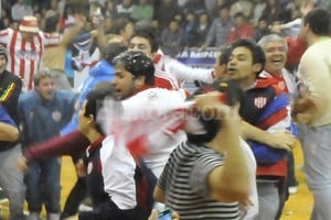 La Voz Los festejos del equipo tatengue se extendieron hasta la madrugada.