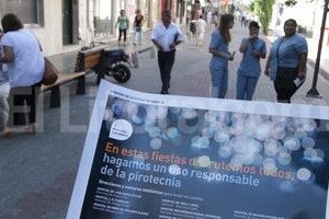 ELLITORAL_85884 |  Guillermo Di Salvatore Por su parte, la Municipalidad lanzó una campaña de concientización sobre la manipulación de la pirotecnia y sus consencuencias.
