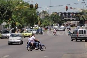 José Vittori En Aristóbulo del Valle, a la altura del barrio, está el centro comercial a cielo abierto que impulsó una asociación de comerciantes.