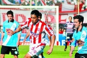 ELLITORAL_80562 | Flavio Raina. ¿Volverá? Víctor Zapata no pudo tener continuidad en el equipo de Sava y estará disponible para jugar el domingo ante Ferro. Es el aporte de pausa y experiencia que Unión necesita.