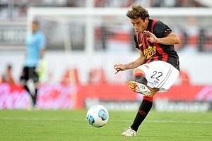 ELLITORAL_69942 |  El Litoral De lo mejorcito. Sin dudas que la continuidad de partidos en el puesto sacó lo mejor de Hernán Bernardello en la zona de medios. A veces con Prediger al lado y otras con Bastía. El ex Newell?s y Almería de España va de menor a mayor con la camiseta de Colón en este 2013.