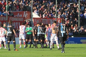 ELLITORAL_80151 |  Pablo Aguirre El pibe se sacó. Y le puede llegar a costar muy caro a él, al equipo y al club.