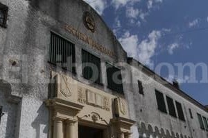 Guillermo Di Salvatore A la escuela Normal Superior concurren diariamente 2.500 alumnos entre los distintos niveles y el terciario.