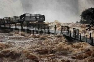 Archivo El Litoral Correntada. Al igual que en julio del año pasado, en este momento el río Iguazú corre con mucha fuerza en las Cataratas del Iguazú.