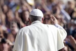 ELLITORAL_80188 |  EFE El papa Francisco durante su audiencia general en la plaza de San Pedro en el Vaticano, el miércoles pasado.