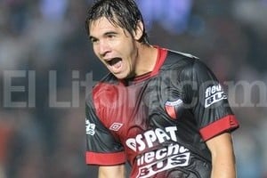 ELLITORAL_89820 | Mauricio Garín Dos gritos del pibe nacido en las canteras rojinegras, anoche en el Centenario. Ingresá y mirá los videos con su testimonio y el de Alcoba.