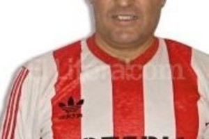 ELLITORAL_96046 | Archivo Madelón y la camiseta del ´89. Ahora aparecerá un modelo conmemorativo.