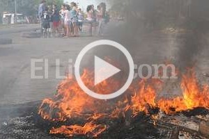 ELLITORAL_117411 |  Flavio Raina Vecinos no quieren dejar las zonas anegadas por miedo a robos