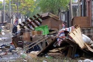 ELLITORAL_122625 |  Archivo El Litoral. La causa se inició tras las inundaciones del 29 de abril de 2003, y analiza la responsabilidad penal de tres ex funcionarios producto del desborde del río Salado, que dejó un tercio de la ciudad bajo el agua al rebasar las defensas del oeste.