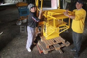 Mauricio Garín El trabajo como resistencia. En la Cooperativa San Cayetano trabajan 16 personas que provienen de contextos vulnerables. Una valiosa experiencia de inclusión y economía solidaria, en articulación con actores académicos.