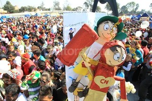 Agencia EFE. El estadio Azteca colmado para despedir a su amado comediante. México y el mundo de habla hispana lloran la muerte de su Chavito del 8.
