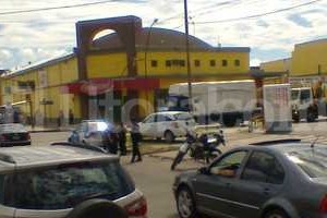 ELLITORAL_117401 |  Flavio Raina Operativos policiales en supermercados cercanos a zonas inundadas