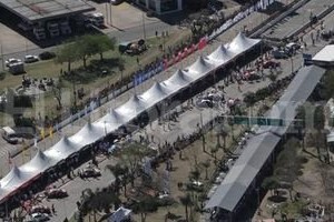 Mauricio Garin. Callejero de lujo. Este año la carrera también tuvo la edición nocturna. En las redes sociales, el hashtag #callejerosantafe fue trending topic durante una hora el sábado a la noche.