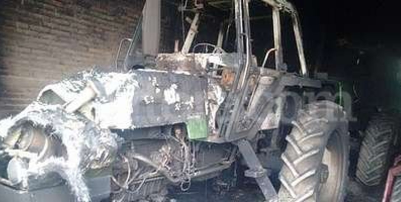 Investigan el incendio de ocho tractores en Videla