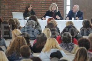 Flavio Raina La ministra, Claudia Balagué, inauguró el masivo encuentro docente junto a Miguel Lifschitz.