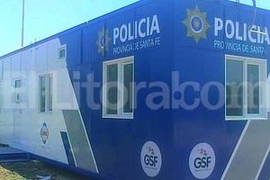 Gentileza Alto Verde Noticias Infantería. La compra del módulo habitacional para el establecimiento físico del personal policial fue por un monto de $ 1.308.935,52 y su instalación se realizó en el marco del Plan Abre.