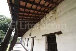 ELLITORAL_119263 |  Mauricio Garín El año pasado unos 37 mil alumnos de escuelas de la ciudad y la provincia recorrieron las instalaciones del convento de San Francisco. Si no se destinan subsidios, el de Santa Fe podría correr la misma mala suerte que el de San Lorenzo.