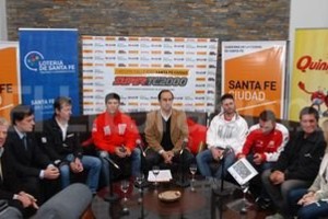 Flavio Raina En Los Silos. Los disertantes en la conferencia de prensa realizada hoy en el Puerto de nuestra capital.