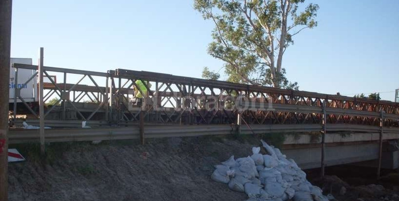 Coronda: prueban el puente bailey instalado sobre el río Colastiné