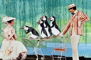 Google Images Basada en una serie de libros de la británico-australiana Pamela Lyndon Travers, la adaptación a la gran pantalla de las historias de la niñera Mary Poppins fue un empeño personal de Walt Disney, que tuvo que esforzarse mucho para conseguirlo.
