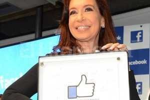Facebook Cristina Fernández Cristina mantiene mucha actividad en la red social Facebook