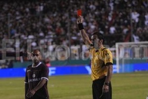 Archivo El Litoral. Tras el partido, Vigliano dijo que si hubo un error lo asumirá.