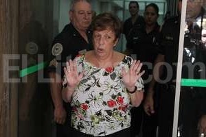 ELLITORAL_117432 |  Archivo El Litoral. Respecto de la presión que se ejerce desde algunos sectores, la fiscal Fein dijo:  Todo el mundo opina. Yo no voy a hablar de presión porque me limito a ser respetuosa, a trabajar con cautela. Sigo trabajando en forma ardua porque la investigación la tengo yo, todas las pruebas las pedí yo, todas las diligencias las practiqué yo y todo fue encausado por mi .