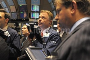ELLITORAL_100886 |  EFE (archivo) Corredores de bolsa trabajan en la bolsa de Nueva York (EEUU)