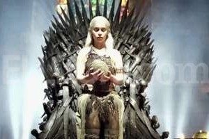 ELLITORAL_120636 |  Google Images George R. R. Martin aún no ha concluido el sexto tomo, cuya publicación está descartada para 2015 y tiene previsto redactar uno más, también sin fecha de lanzamiento, lo que hacer presagiar que pronto la serie terminará por adelantar a las novelas.