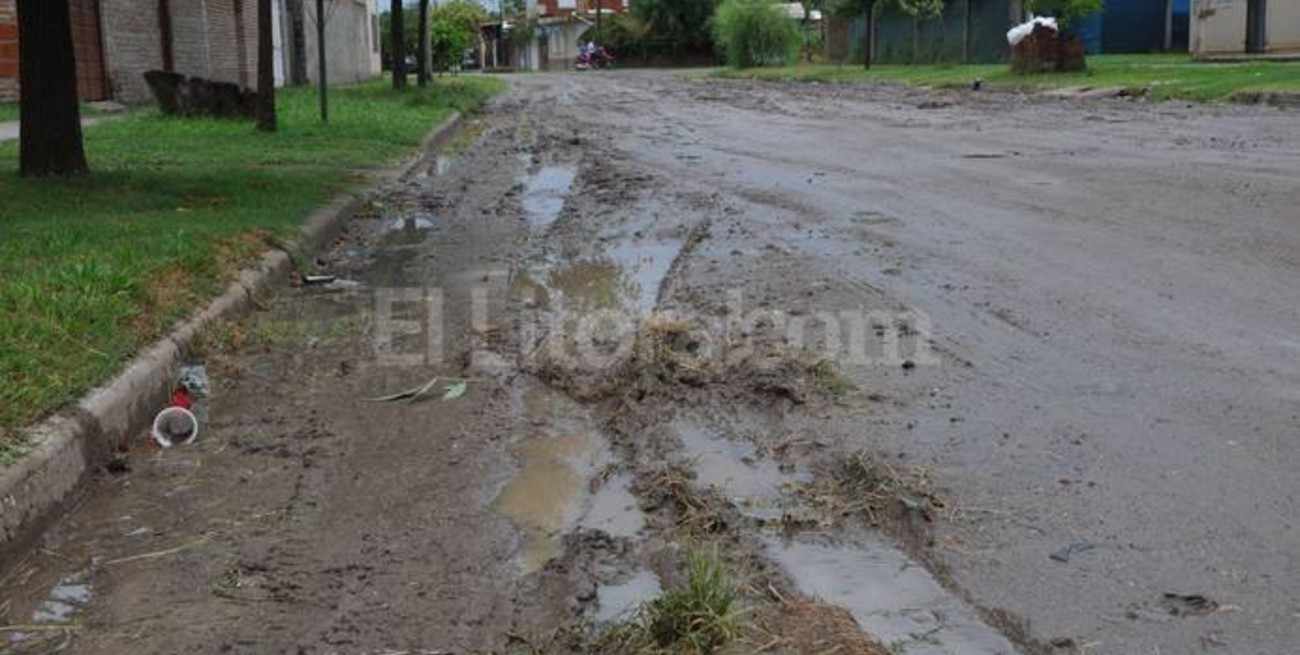 Reclaman por el mal estado de las calles en Santa Rita II
