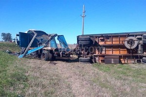 Corresponsal El Trébol Así terminó uno de los camiones involucrados.