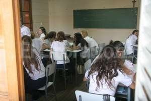 Archivo El Litoral. El sistema de topes en la provincia de Santa Fe está sujeto al sueldo de la docencia pública. Al haber una actualización salarial, automáticamente se modifica la grilla de aranceles.