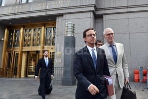 ELLITORAL_102336 |  Télam Abogado Carmine Boccuzzi sale de la corte de Nueva York una vez finalizada la audiencia.