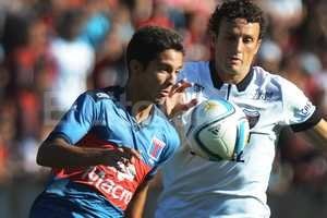 ELLITORAL_118860 |  Télam Colón no puede ganar. Este sábado perdió con Tigre en el barrio Centenario