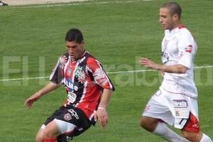 El Litoral Cristian Guanca, joven delantero que compartió con Mehring y Luque la selección juvenil sub 20 hace tres años.