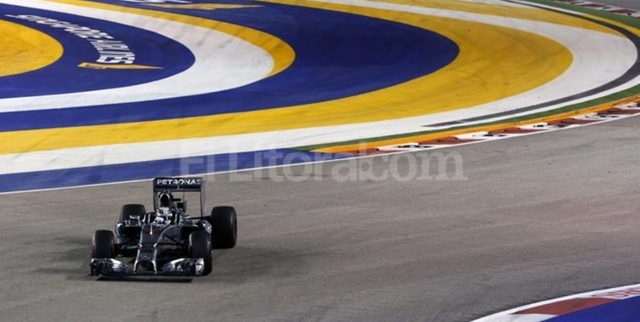 Hamilton lidera tras ganar el GP de Singapur