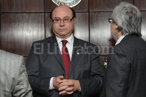 Flavio Raina Vamos a resistir desde el Consejo de la Magistratura el embate del kirchnerismo sobre la Justicia. Vamos a cumplir el mandato de nuestros votantes y lo que prometimos durante la campaña , aseguró anoche Piedecasas.