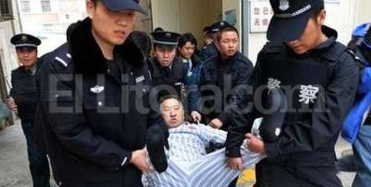  Expulsan a paciente chino tras negarse a abandonar un hospital en 3 años 