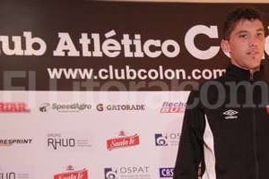 Pablo Aguirre El pibe Andrés Bailo, cuando fue presentado el plantel de Osella en agosto de este año al comenzar el Operativo Retorno , que finalmente se cumplió y Colón volvió a la Primera División. Ahora, acaso con el antecedente de Marcos Díaz consolidado en el arco de Huracán, el mismo arquero dijo: Tengo muchas ganas de jugar en Sportivo, tengo muy buenos recuerdos de mi paso por allá y la verdad es que estoy con muchas ganas de atajar . El pase está casi hecho.