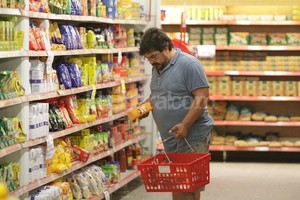 Pablo Aguirre Deber de consumidores. Es importante controlar nosotros mismos lo que compramos y a qué precio , advirtió la Dra. Liliana Campomanes, de la Defensoría del Pueblo.