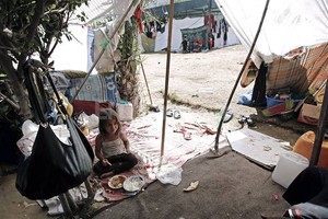 ELLITORAL_101316 |  Agencia EFE Miles de personas permanecen en campamentos improvisados.